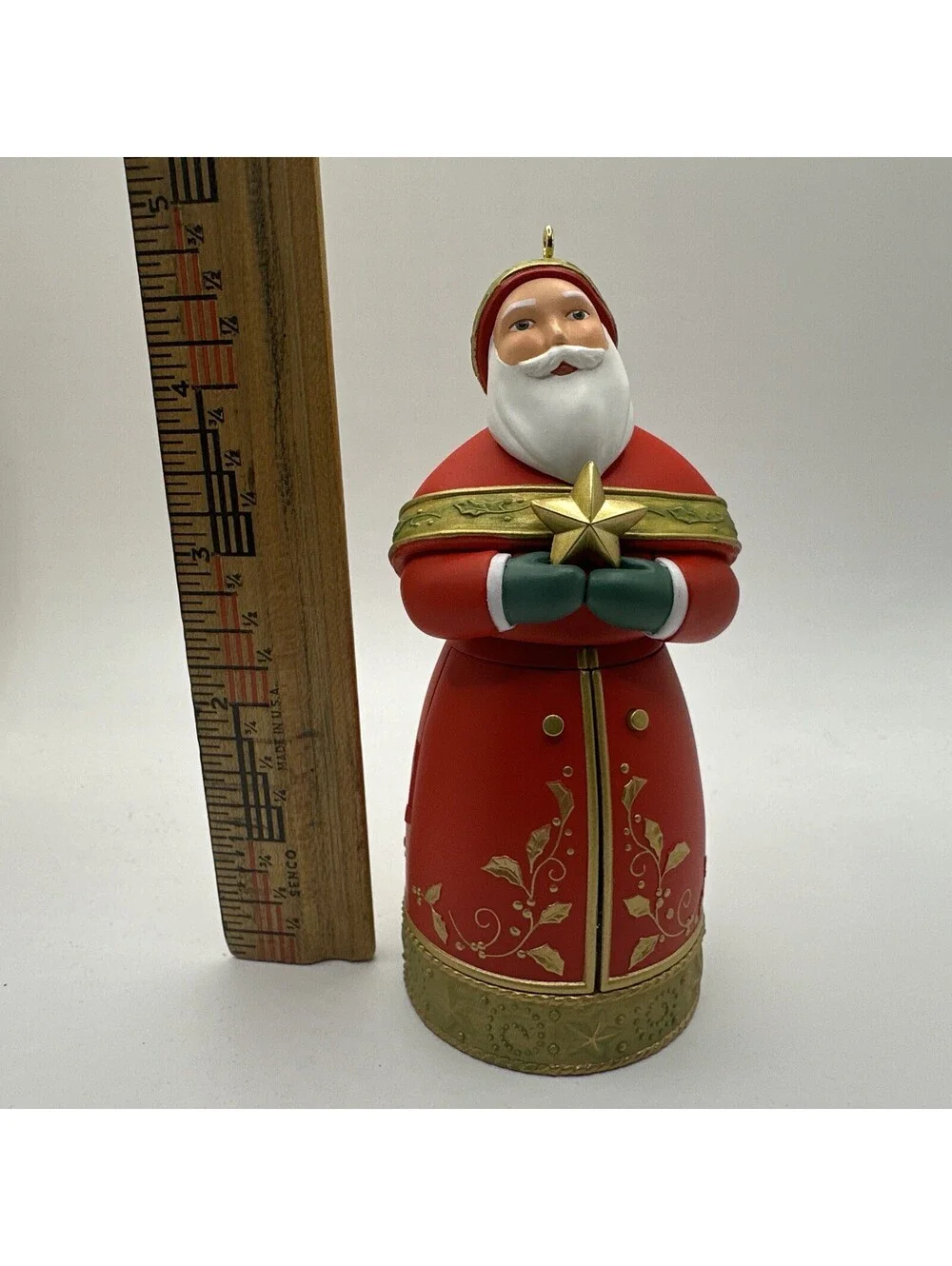 2007 Hallmark Keepsake Magic Ornament Santa Music Box Excellent condition